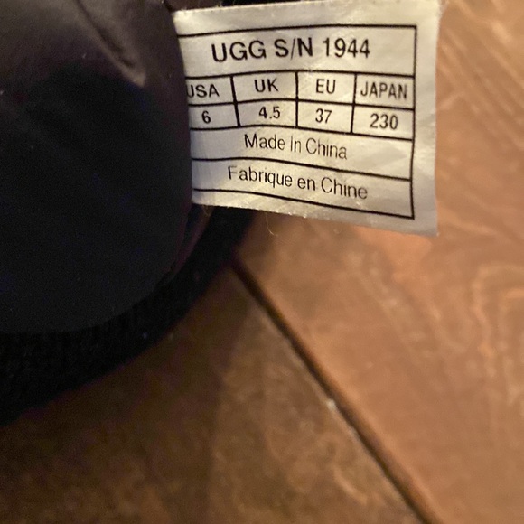 UGG puffer boots, size 6 - Picture 7 of 8